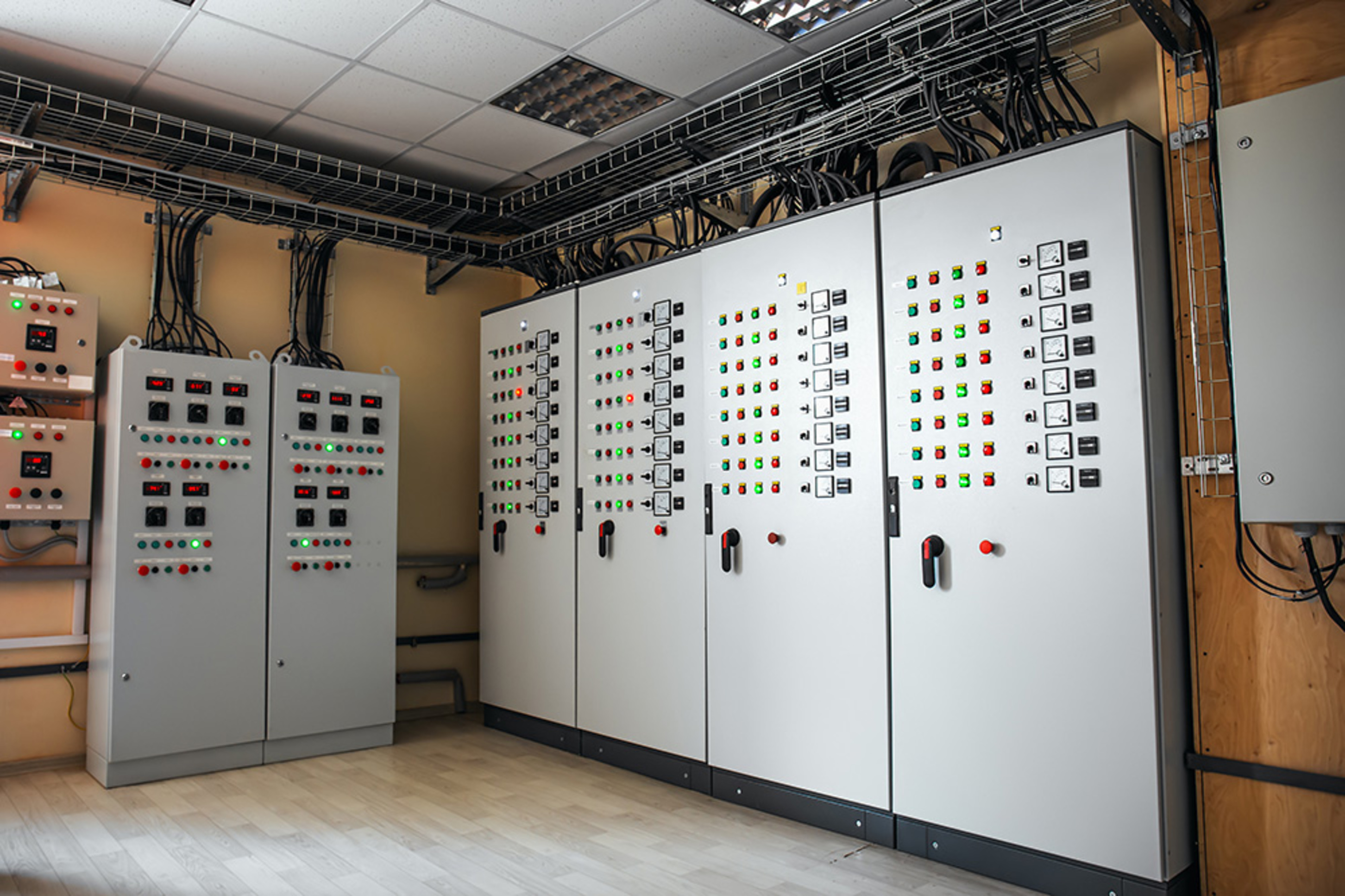 Schalt­anlagen­bau bei Roland Fuchs Elektroanlagenbau GmbH in Driedorf